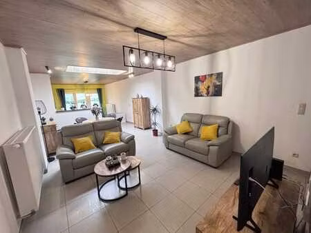 quaregnon - maison entièrement rénovée 2 - 3 chambres + jard