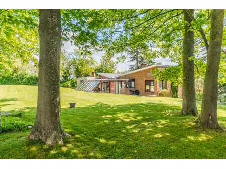 villa avec vue panoramique exceptionnelle et terrain à bâtir