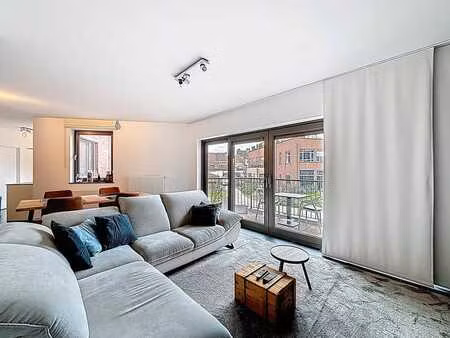 laeken - spacieux appartement 2 chambres avec parking