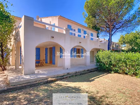villa composée de deux appartements : 10 pièces  avec vue dé