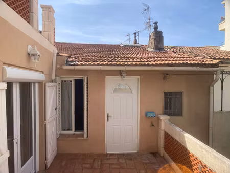 bandol t2 avec terrasse en hyper centre