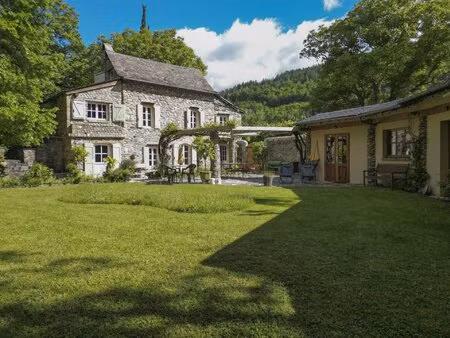 florac-trois-rivières - propriété atypique sur 5355m2 de parc arboré - 2 dépendances -...