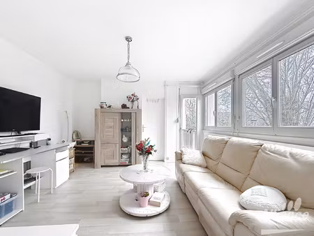 appartement renove avec balcon -vue degagee-garage.