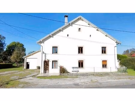 ancienne ferme de caractere entre pontarlier et besancon proche frontiere suisse