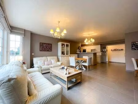 modern appartement met 2 slaapkamers  terras en garage op...