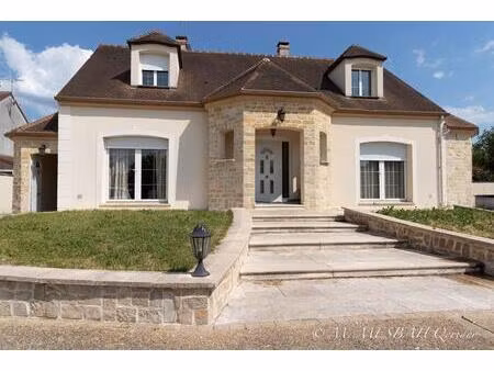 superbe maison 6 pièces de 155 m²