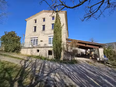 propriété de caractère en pierre 376m2