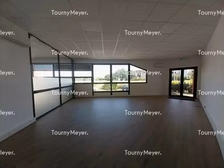 location bureaux 130 m² à 857 m²