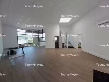 location bureaux 92m² à 1235m²