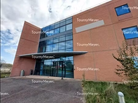location bureaux 1 500 m²