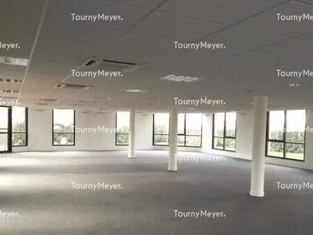 location bureaux 302 m² à 3 343 m²