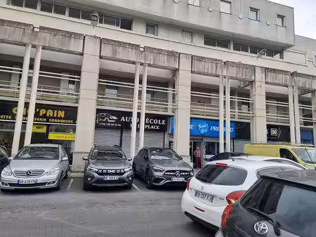 location entrepôt le blanc-mesnil 93150 60m²
