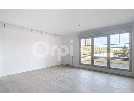 location appartement  m² t-3 à clermont  895 €