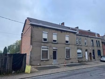 maison 3 façades avec jardin et verger