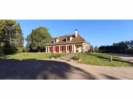 maison de standing en pierre à 5 min de thiviers!