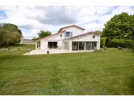 taillebourg maison 217 m2 terrain 5000 m2