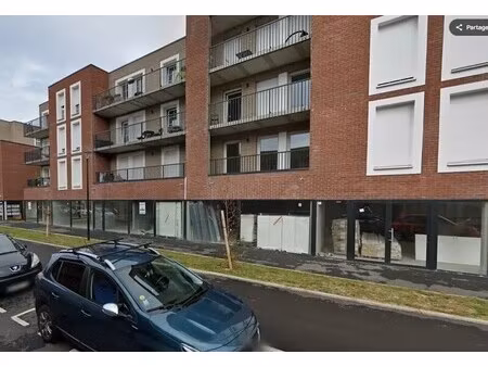 location commerce lens 62300 174m²