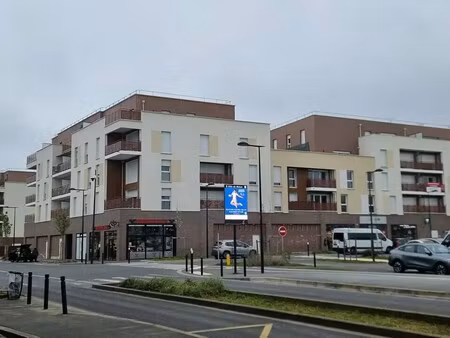 location commerce melun 77000 280m²