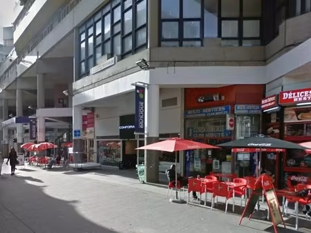 location commerce saint denis 93200 96m²