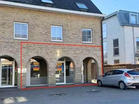 commercieel gelijkvloers te huur op toplocatie in melle