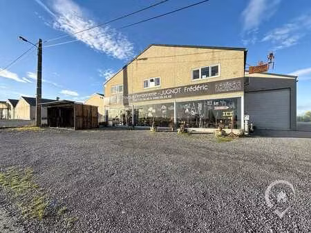 bien commercial à vendre à pondrôme