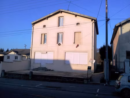 appartement t4 en duplex avec petit terrain