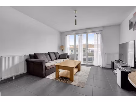 en exclusivité ! appartement t3 de 63 m2 situé au 2e étage d