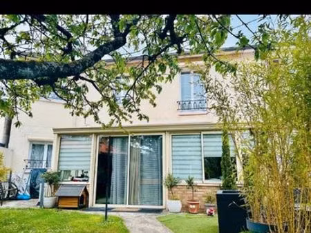 maison de ville 90m2 avec jardin  garage et dpe c - tout à pied