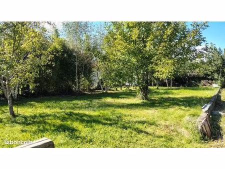 terrain 390 m2