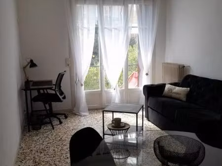 chambre 1 pièce 13 m²