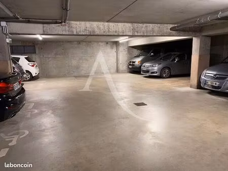 parking/box 13 m² angers