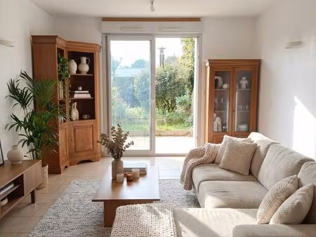 bel appartement 3 pièces de 75 m² avec terrasse et grand jardin privatif  idéalement situé