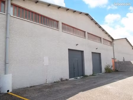 local industriel 215 m²