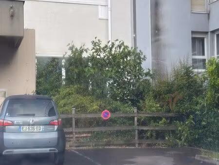 location place de parking sécurisée gare vesoul