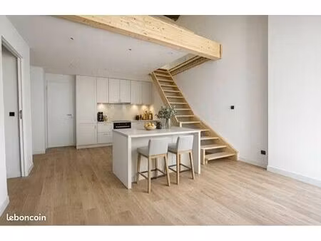 appartement t3 rénové avec mezzanine – centre de roquevaire