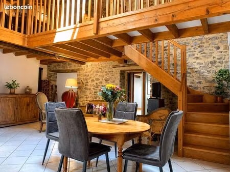 centre-ville tarare (69) – 111 m² – 3 chambres + mezzanine – 900