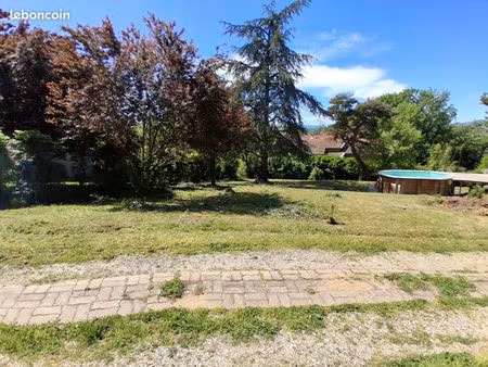 terrain constructible de 655 m² à trèves 69420