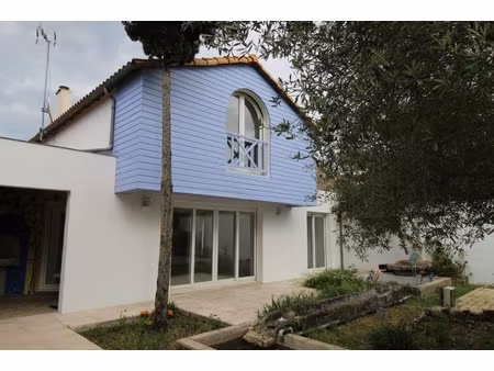 villa de luxe à vendre dans le quartier lafond