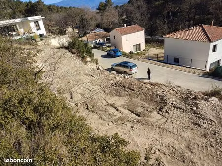 terrain constructible 582m2