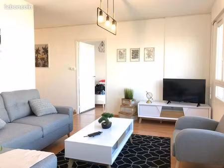 bel appartement rénové en 2019 au 8ème avec vue panoramique