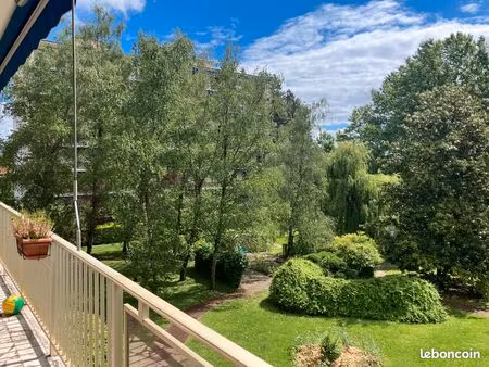 appartement dans residence avec parc arboré