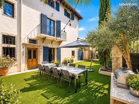 maison 6 pièces 260 m²
