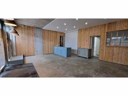 local commercial de 64.35 m² - proche plage