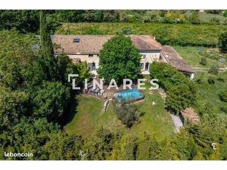 propriété 5 pièces 203 m²