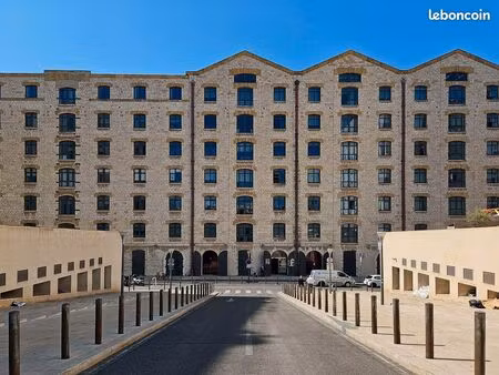 bureau privé à louer pour 1 personnes à marseille  les docks marseille