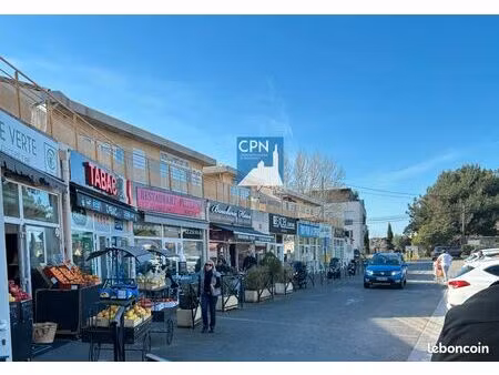 commerces et bureaux - 134 m2 divisibles à partir de 35 m2 - château-gombert