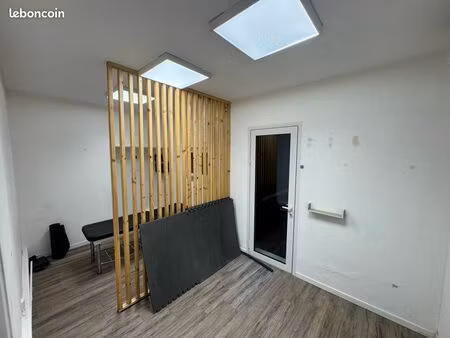 sous-location local professionnel climatisé 15 m²
