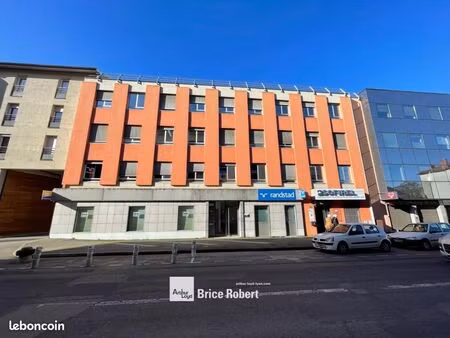bureaux 105 m²