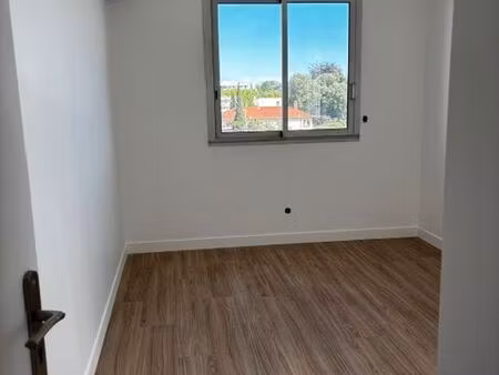 bureau 16m2 cabinet bron mairie