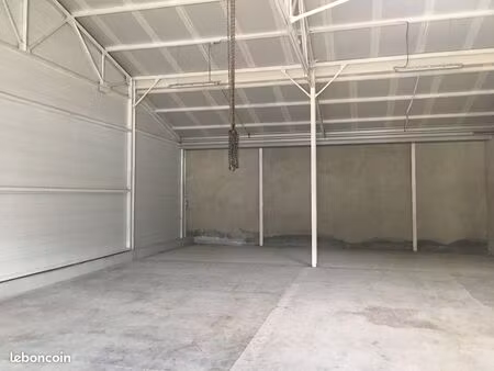 local 315 m² saint laurent d'agny